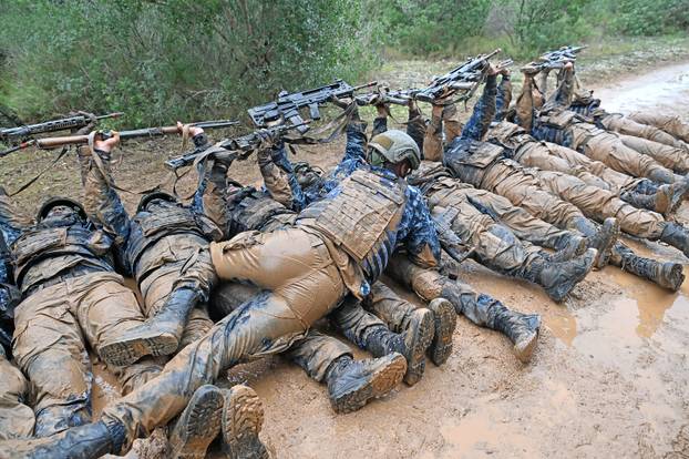 FOTO Novi hrvatski marinci primili su svoje beretke: Prošli intenzivnu integracijsku obuku