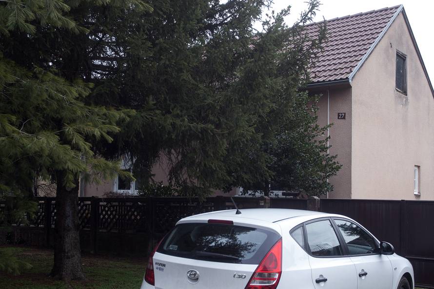 'Muž je spavao, čuo se prasak. Ujutro smo pronašli metak...'