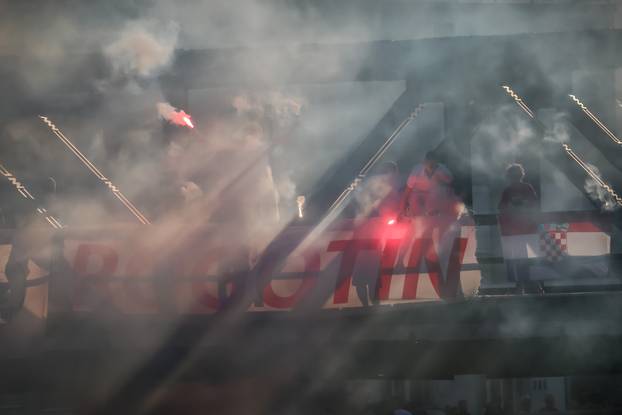 Prolazak Maratona lađa kroz Rogotin uz bakljadu