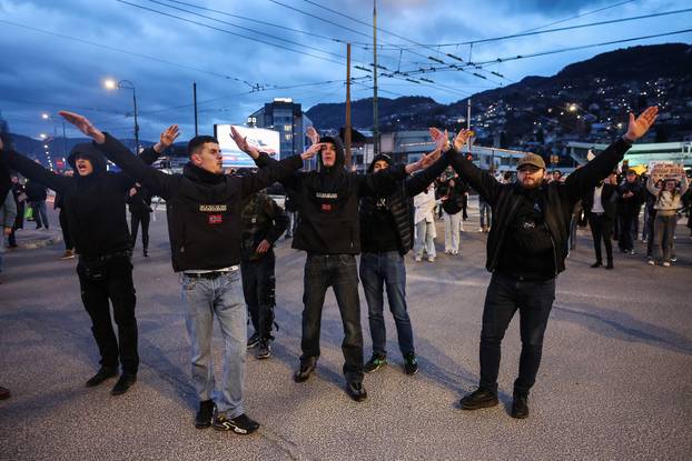 Sarajevo: Prosvjed nakon stravične tramvajske nesreće produžio se i na večernje sate