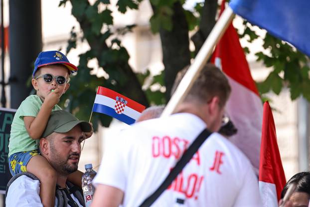 Zagreb: Okupljanje prosvjednika Hodaj za Liku, hodaj za Hrvatsku