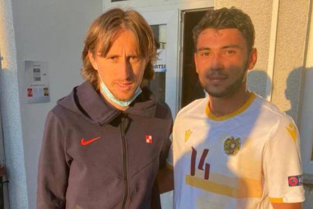 Namjestio gol za izjednačenje pa se slikao s idolom Modrićem