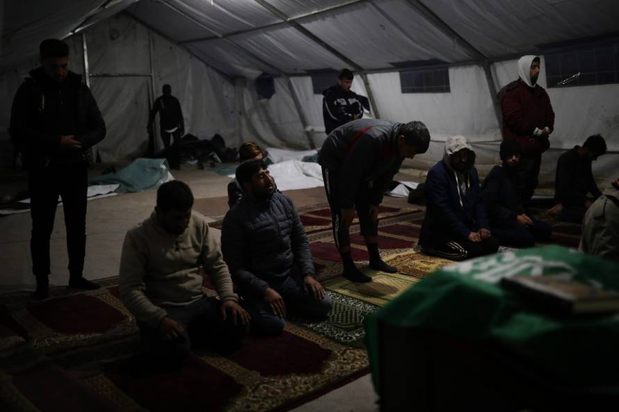 Noć u paklu Vučjaka: Mlate nas i pucaju, bojimo se crne policije