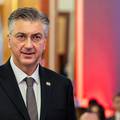 Plenkovića u Parizu pitali o ZDS i Thompsonu, a on odgovorio: 'To ljevica polarizira društvo'