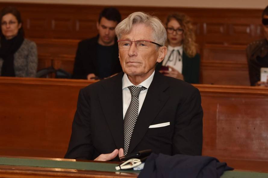 Pa ne mogu ja naručiti sinkopu kao da naručujem na džuboksu