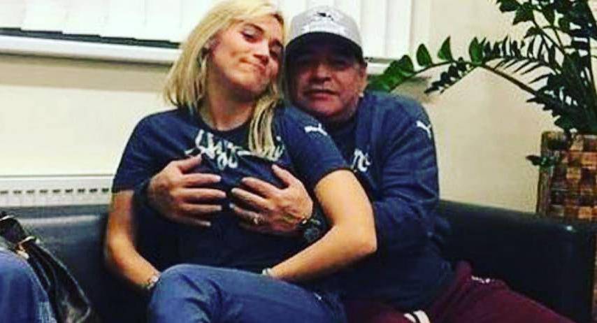 Maradona zaplakao od sreće: Zaprosio 28-godišnju djevojku