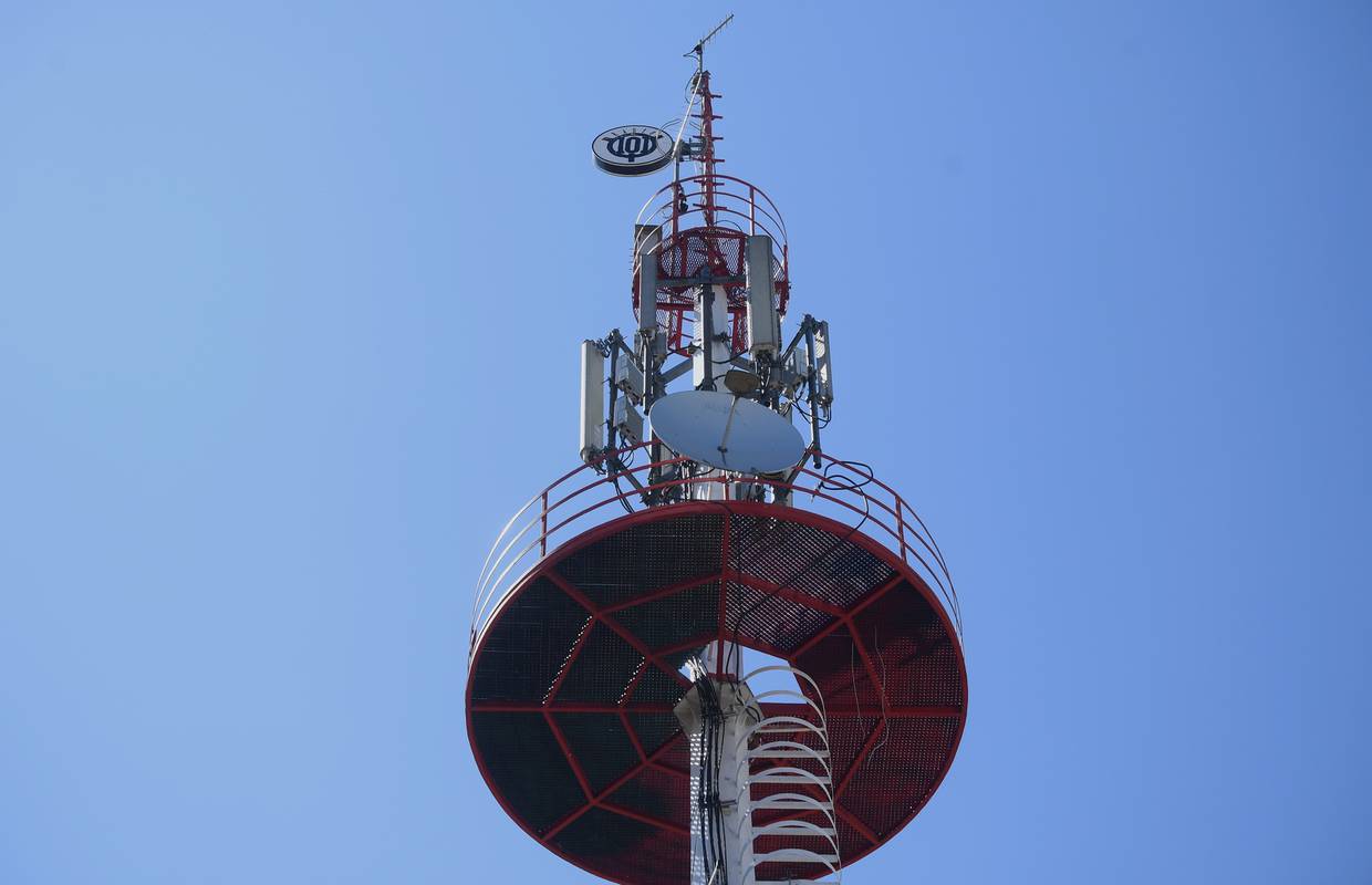 TOP Radio potpisao ugovor o koncesiji za 101 MHz, dva člana Vijeća bila su protiv potpisa