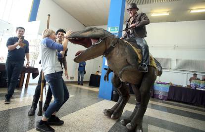 Robot T-Rex u Zagrebu: Stigao na međunarodni Mineral Expo