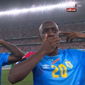 VIDEO Igrači DR Kongo himnu slušali s rukom preko usta i uperenim ‘pištoljem'...