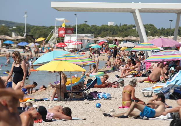 Brodarica: Turisti osvježenje pronašli na plaži Rezalište