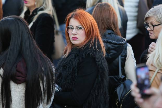 Građani Osijeka okupili se u čast pjevača Halida Bešlića