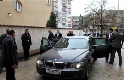 Sanader u Mostar putovao blindiranim crnim BMW-om