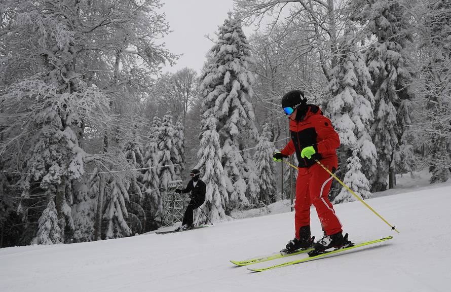 Zagreb: Započela skijaška sezona na Sljemenu 
