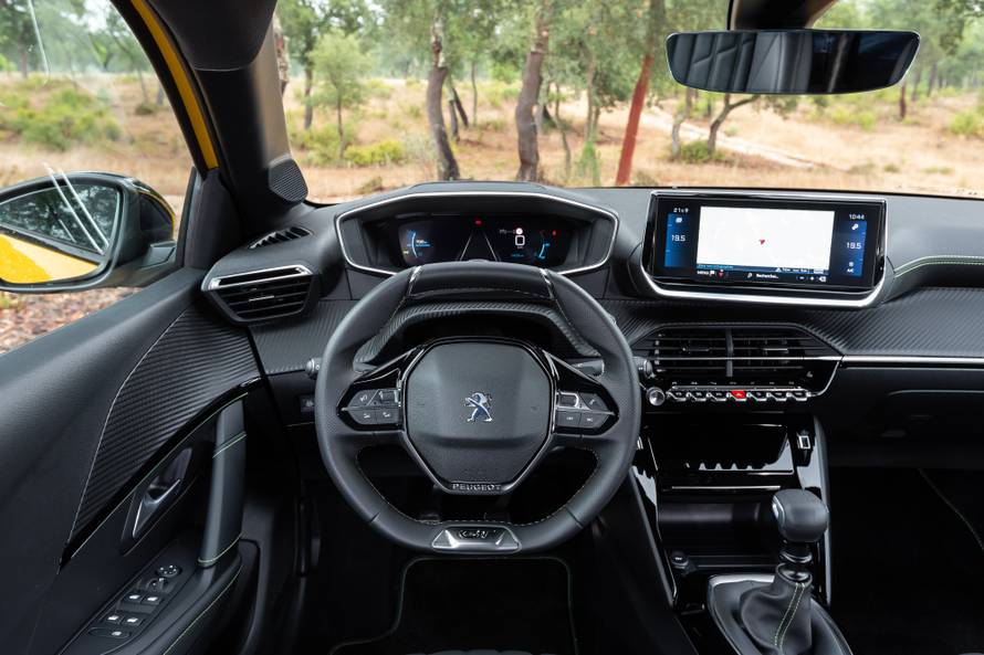 Ni jedan nije lijep kao  208: Mali auto podigao je veliku prašinu