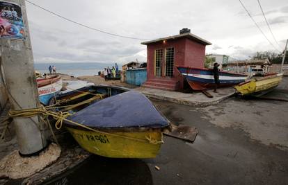 Razorni uragan Matthew ide prema Kubi, Haitiju i Jamajci