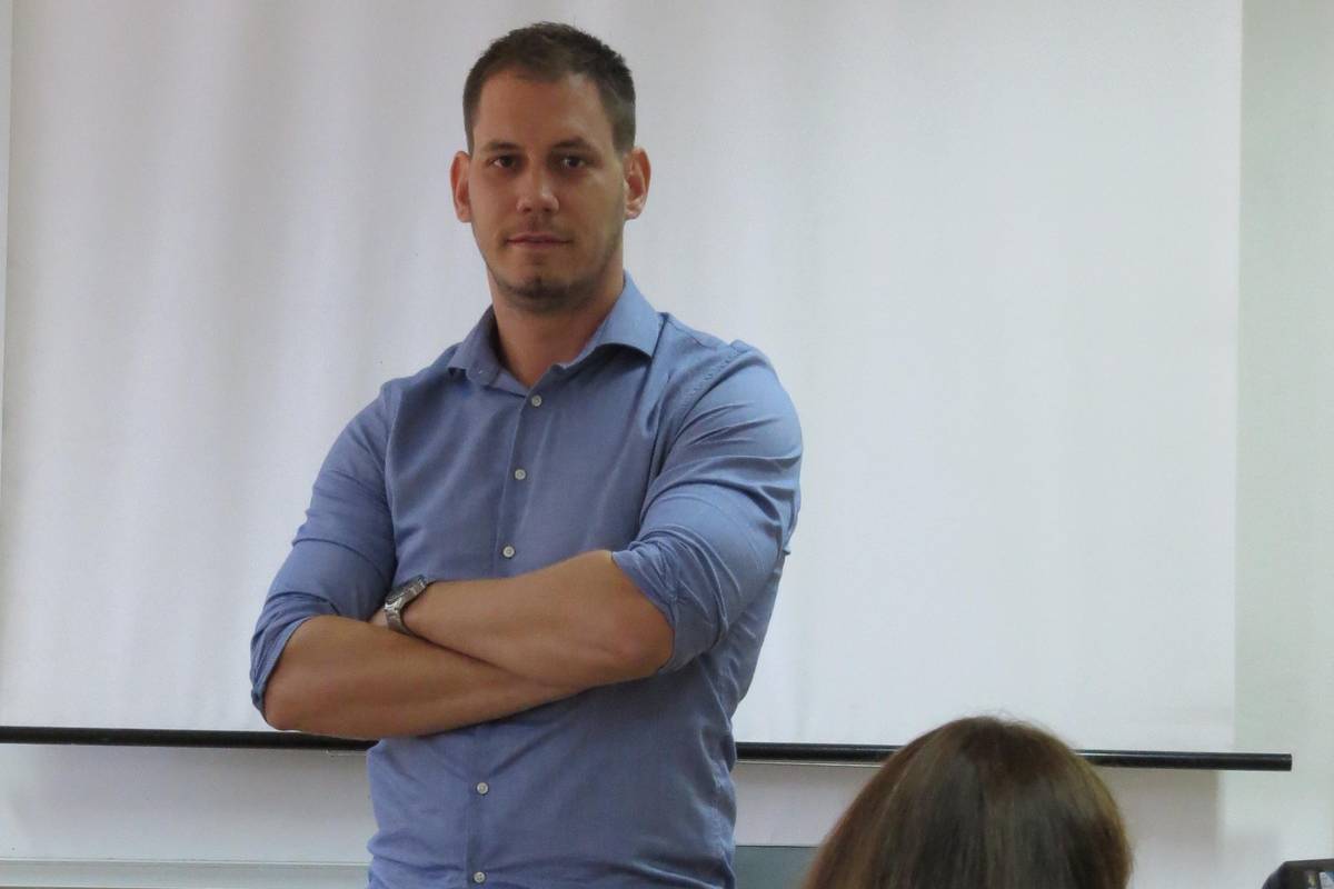 Predaje u školi koju je završio: 'Podučavao sam još u srednjoj'