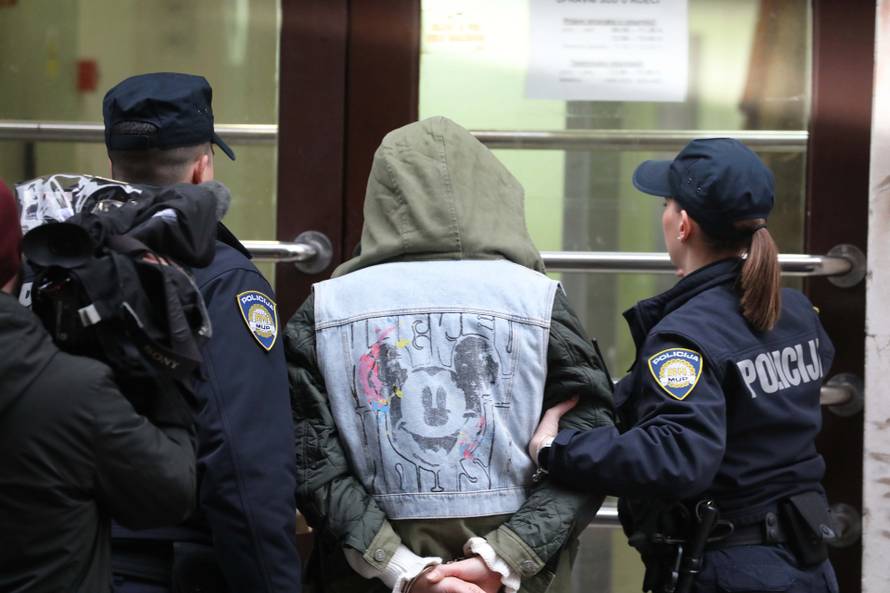 Rijeka: Privodjenje osumnjicenih na ispitivanje u USKOK