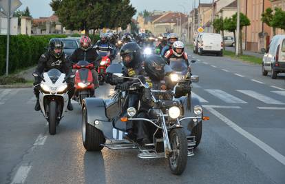 Budnica za Praznik rada: Kroz Bjelovar vozilo 700 motorista