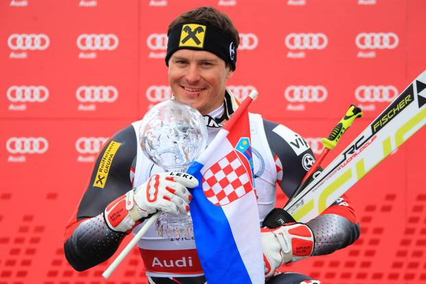 ARHIVA - 2011. Lenzerheide: Ivica Kosteli? osvojio Mali kristalni globus za superkombinaciju