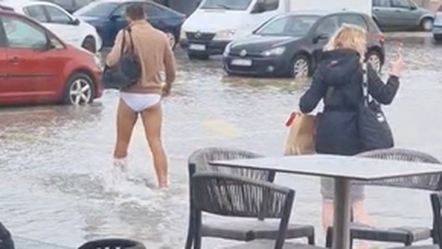 VIDEO Boris Rogoznica šetao po poplavljenom Sukošanu samo u gaćama: 'Svi smo mu se smijali'