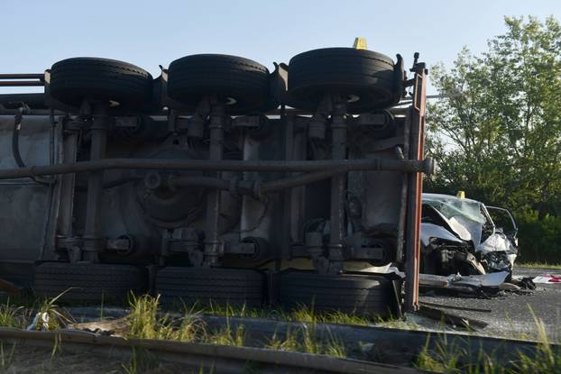 Zagreb: Lančani sudar na autocesti A3 kod Rugvice, jedna osoba poginula