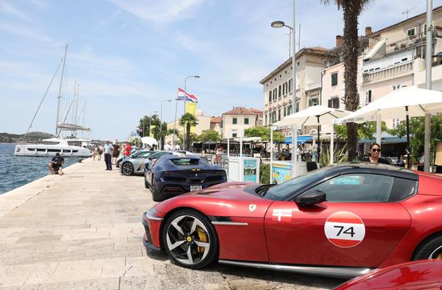 Šibenik: Turneja Ferrari Cavalcade 2026. s više od 120 Ferrarija na šibenskoj rivi