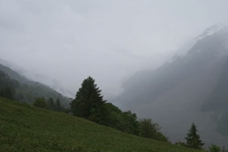 Blato i kamen zatrpali su švicarsko selo nakon urušavanja ledenjaka, jedna osoba nestala