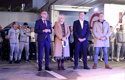 'Vatreni' uveličali svečanost preimenovanja kampa Rijeke u čast Šćulcu. Mišković zaplakao