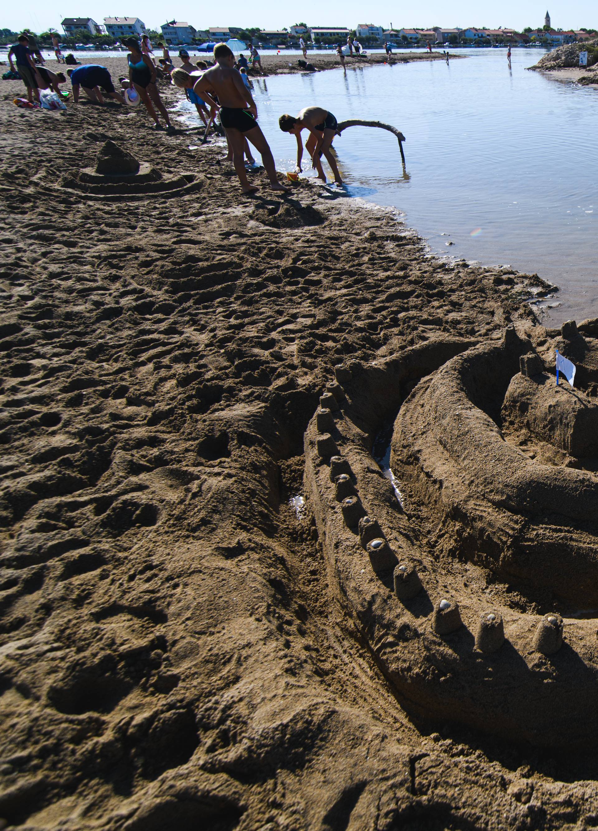 Prekrasne skulpture od pijeska uljepšale poznate plaže u Ninu