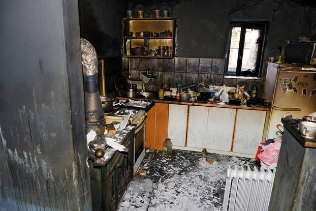 Petrinja: Kuća obitelji Brkljačić uništena je u požaru