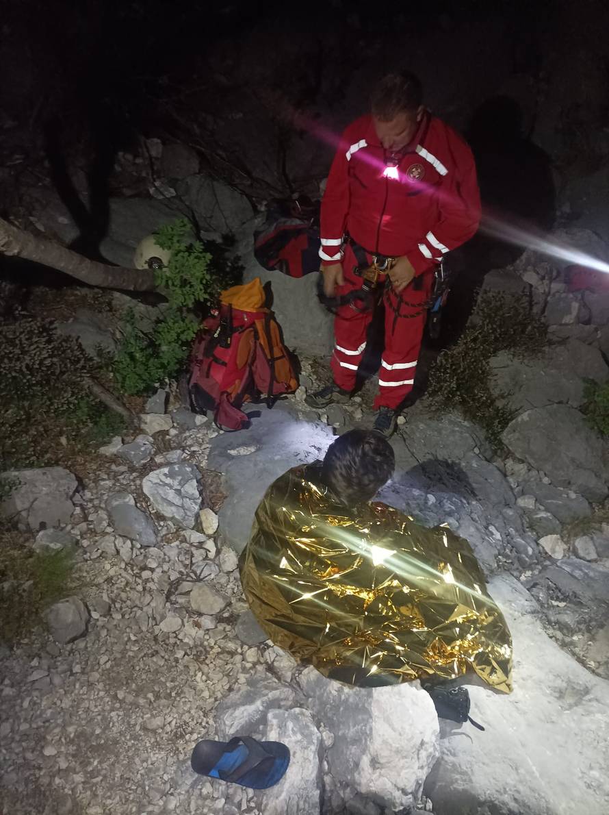 Spašavali Ukrajinca na Biokovu. Čini se da je bio u japankama. HGSS morao poslati još ljudi