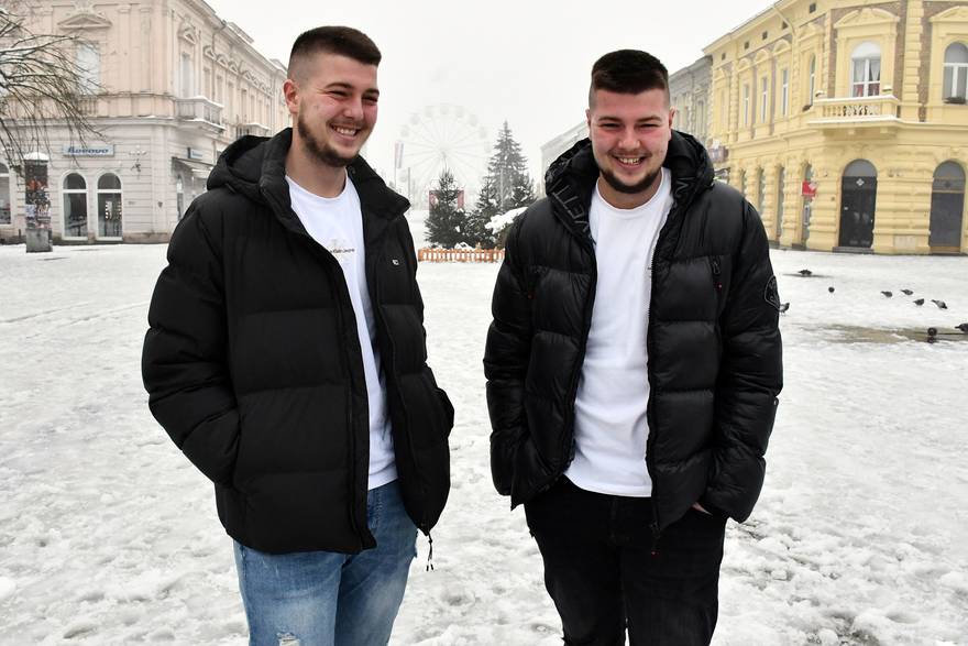 Slavonski Brod: Matej i Karlo Ra&scaron;i&cacute;, blizanci iz &Zcaron;upe Klakar
