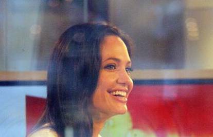 Jolie na NBC-u potvrdila: Brad i ja posvajamo dijete
