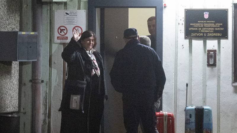 FOTO Pusa za kraj! Žalac stigla u zatvor Remetinec! Pogledajte kako se ponašala ispred ulaza...