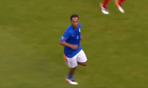 Ronaldinho potezom osramotio P. Nevillea pa mu se ispričao...