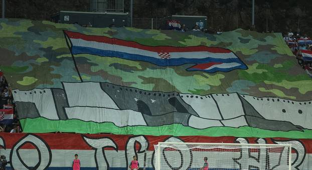 Rijeka: Koreografija povodom Oluje tijekom utakmice Rijeke i Shelbournea 