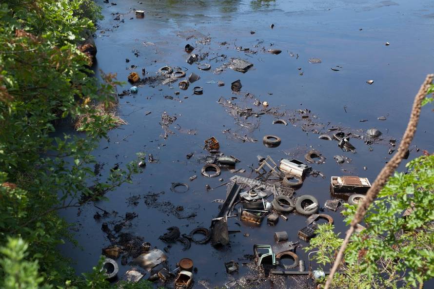 Guše se u smeću: Crnoj jami ne prilazimo, bojimo se za zdravlje