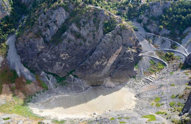 Imotski: Presušilo Modro jezero