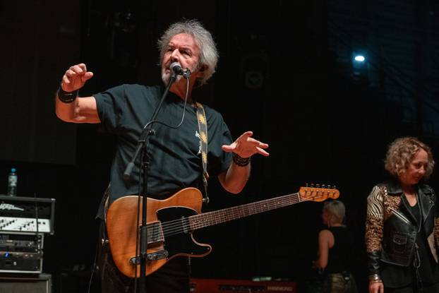 Parni valjak nastupio na 13. Hrvatskoj noći u Frankfurtu