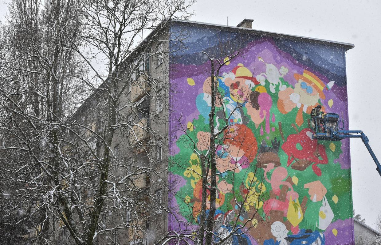 Volovčica dobila novo, šareno ruho: Ekipa Graffiti na Gradele oslikala je još jednu zgradu