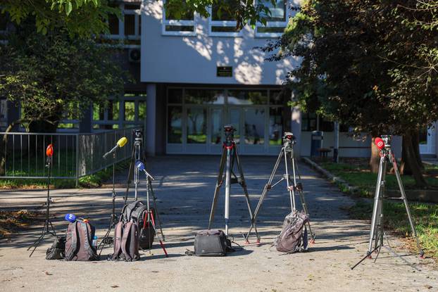 Zagreb: Nekoliko roditelja odlučilo je dati izjavu za medije vezano uz prosvjed zbog problematičnog učenika