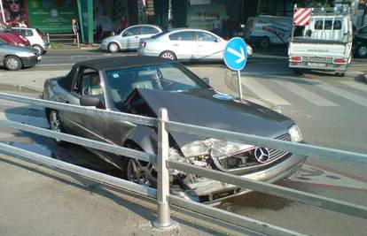 Zagreb: Dostavno vozilo sudarilo se s Mercedesom