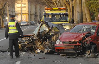 Rijeka: Prošao na crveno kroz križanje i uništio Alfu