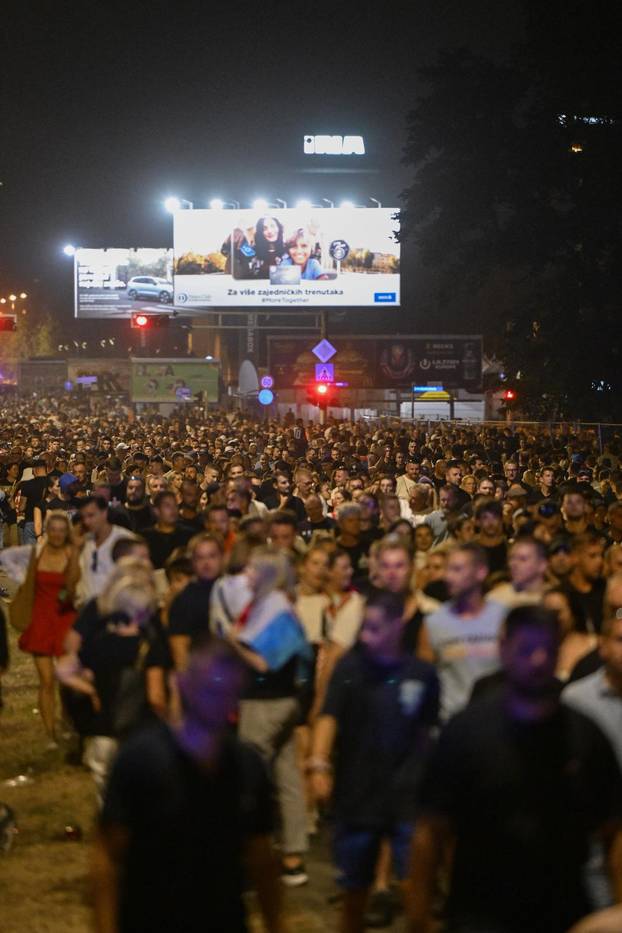 Zagreb: Završio je koncert Marka Perkovića Thompsona, kolone ljudi idu s hipodroma
