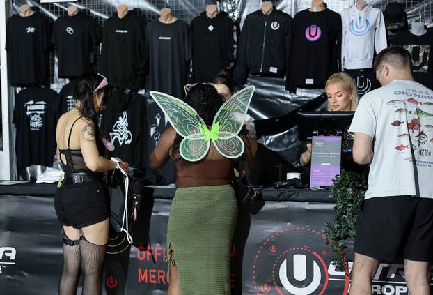 Split: Prvi koji su ušli na Ultru čekaju prve nastupe DJ-a