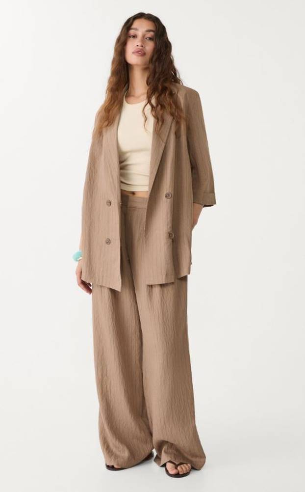 U modi su lagani sakoi i prsluci: Izabrali smo 20 najboljih