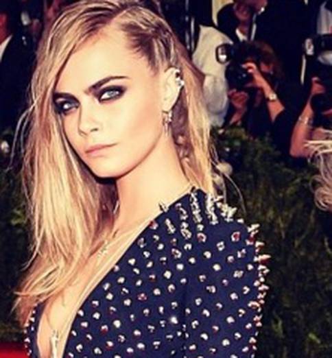 Cara Delevingne je najplaćeniji model: Nosi revije za Chanel...