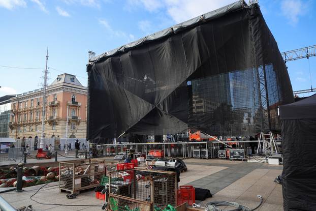 Zagreb: Pozornica za doček Nove godine polako dobiva svoj konačan izgled