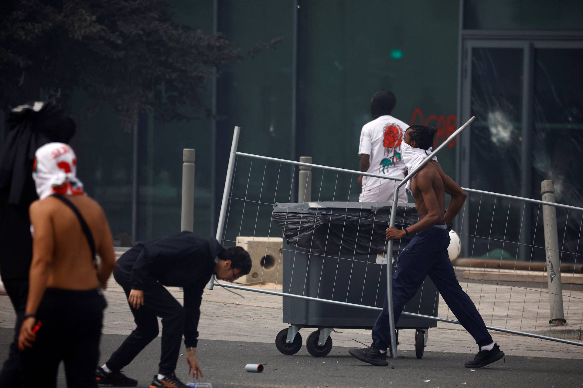 March in Nanterre in tribute to 17-year-old shot dead in Paris suburb