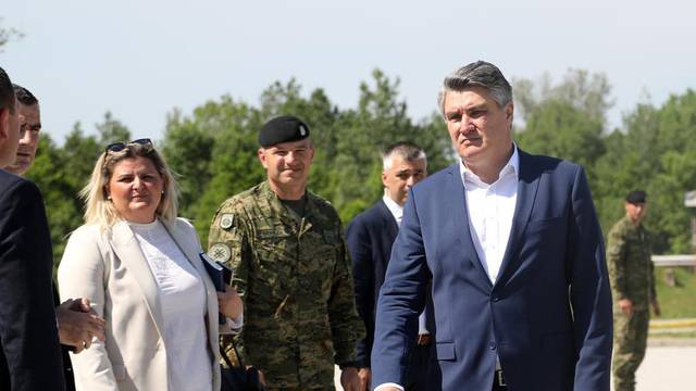 Petrinja: Zoran Milanović na svečanom ispraćaju 37. kontigenta u NATO operaciju na Kosovo